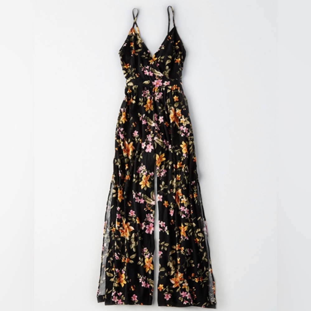 NWOT American Eagle Floral Jumpsuit